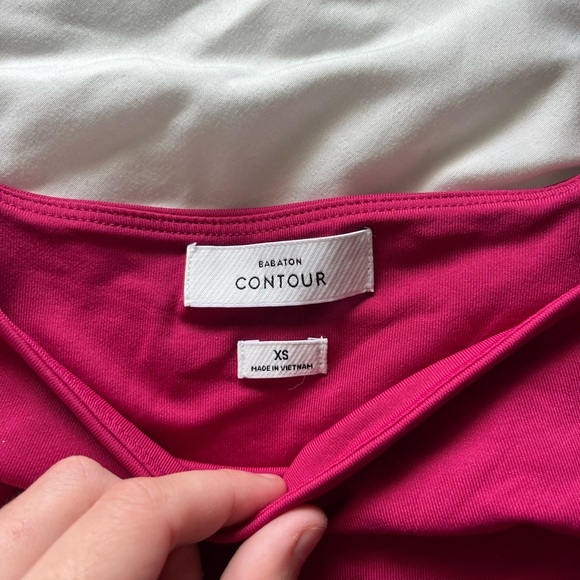 Babaton Contour Longsleeve - Picture 2 of 3